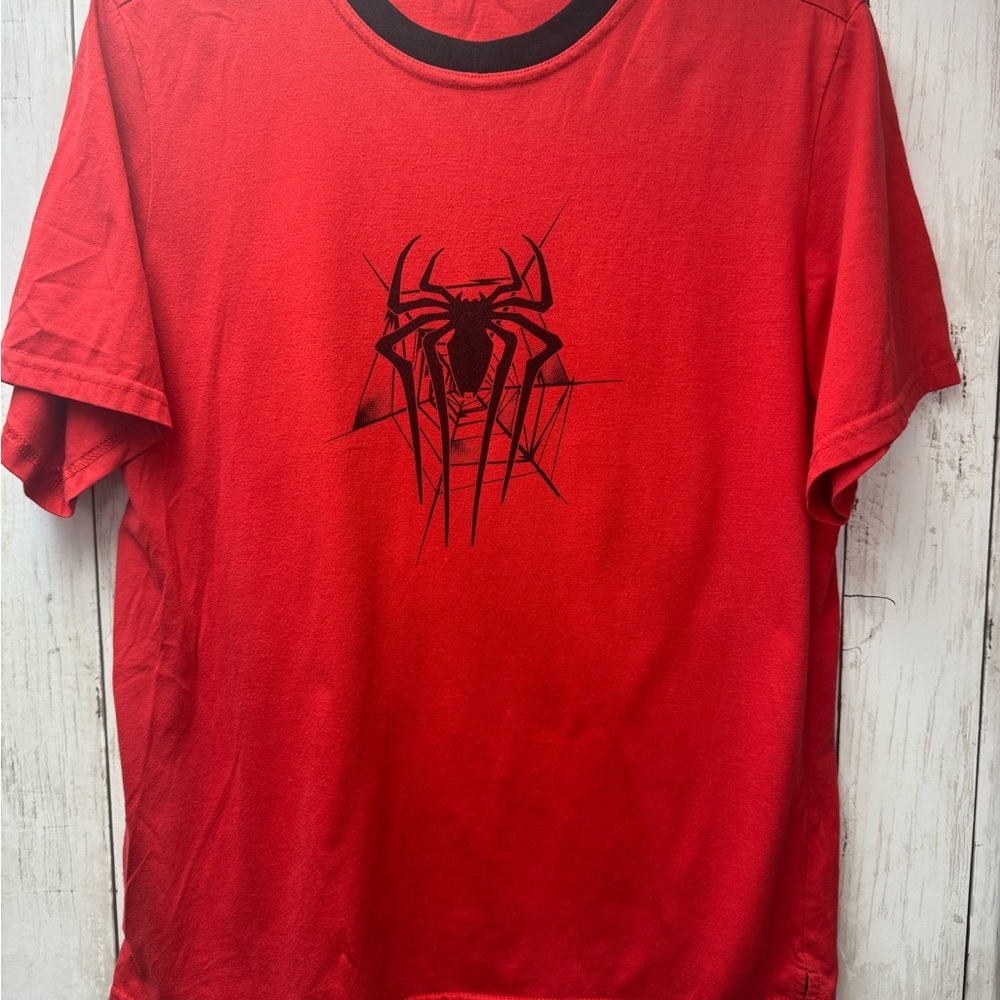 Spiderman Red Graphic Men's T-Shirt size medium/large